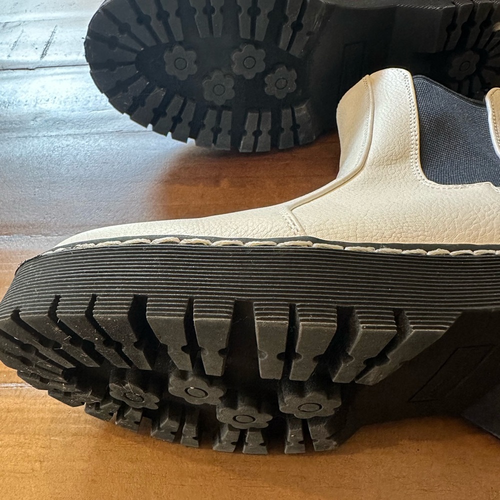 White Chelsea Boots - Picture 10 of 11